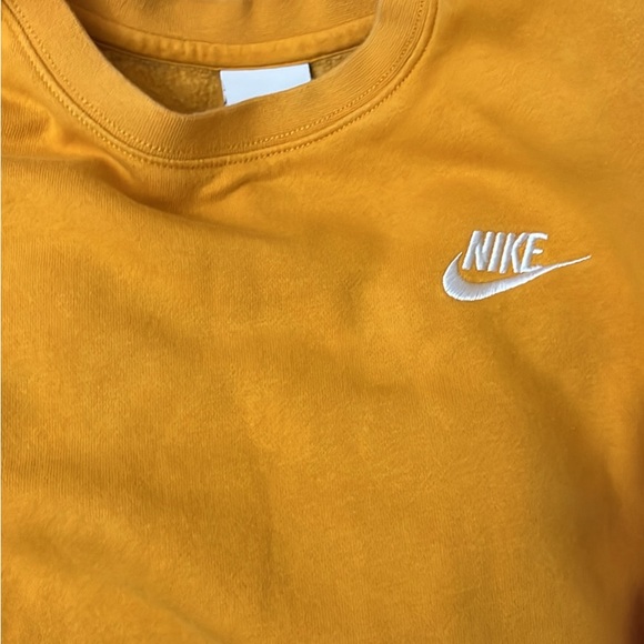 Nike Crewneck (Youth XL) - Picture 1 of 3